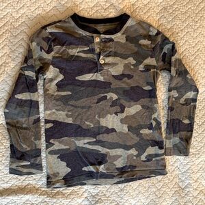 Crewcuts blue camo henley size 6-7